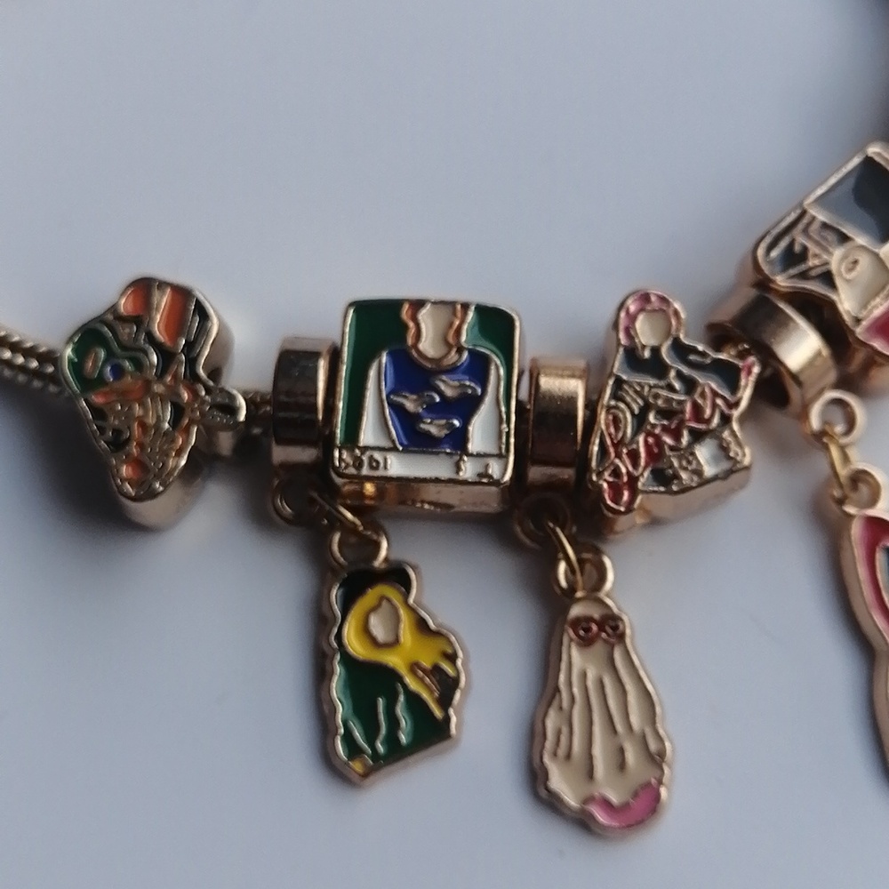 Taylor Swift Eras Tour Charm Bracelet Goldtone Multi Colour - Picture 5 of 8